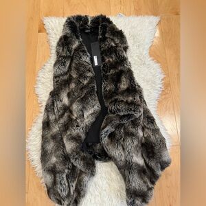 ARK & co fur ruffle vest NWT medium